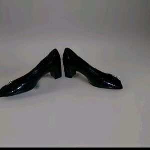 Elegant Black Women's Pumps